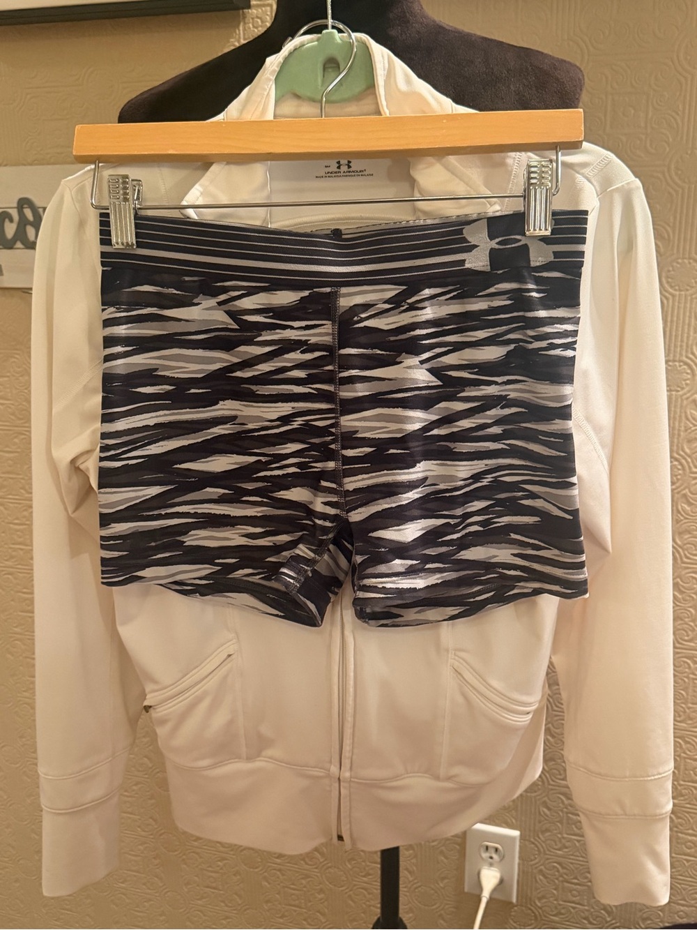 Bundle of 2 Jacket Under Armour and Black and Gray Patterned Women's Bike Shorts